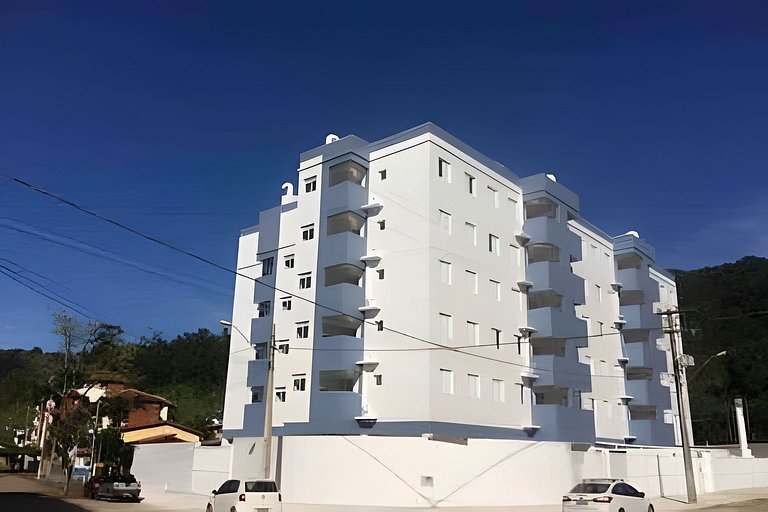 Piscina/Sauna a 250m Praia Toninhas c/ AC e Wi-Fi