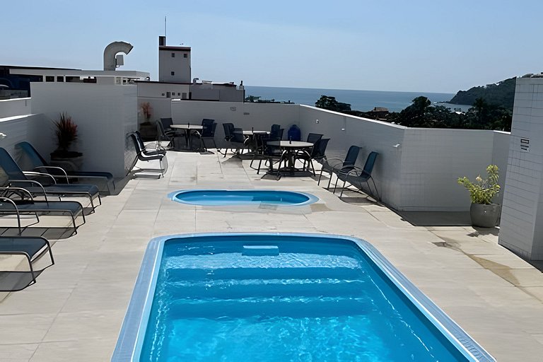 Piscina/Sauna a 250m Praia Toninhas c/ AC e Wi-Fi