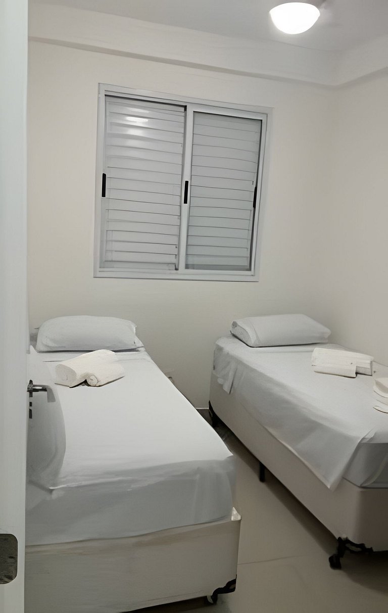 Apto para 6, a 250 metros da praia, enxoval, Wi-Fi e piscina