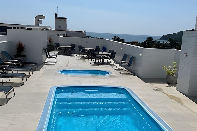 250m Praia Toninhas c/ AC, BBQ, piscina e sauna!