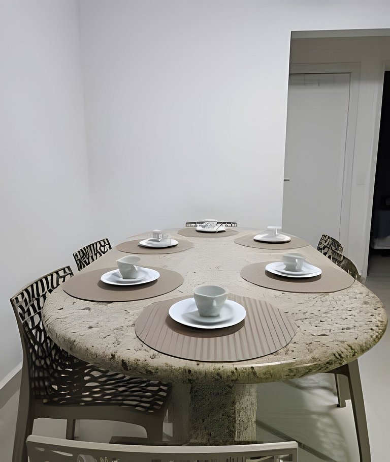 Lindo Apê com piscina, sauna, a 250 metros da praia e Wi-Fi