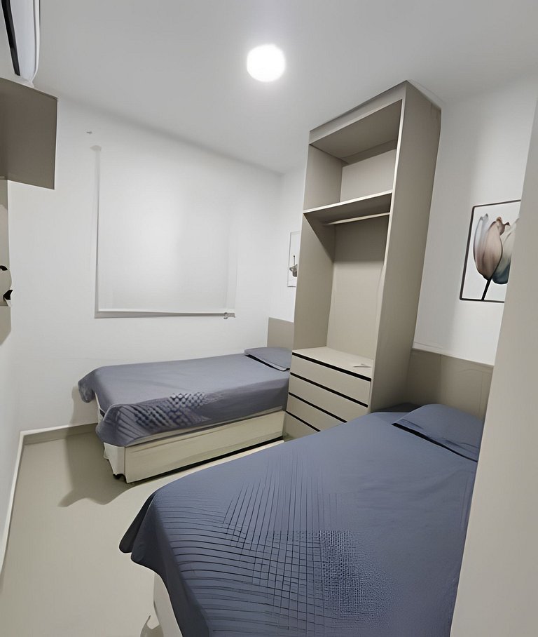 Lindo Apê com piscina, sauna, a 250 metros da praia e Wi-Fi