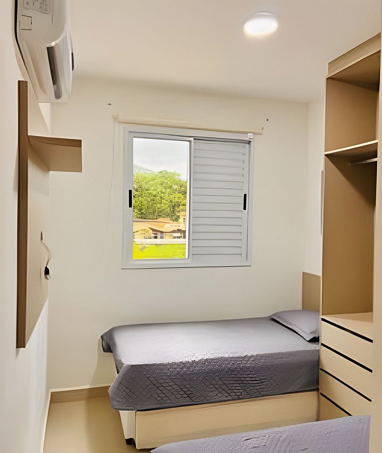 250m Praia Toninhas c/ AC, BBQ, piscina e sauna!