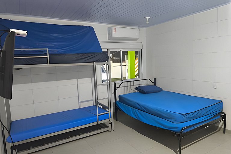 Casa 600m Enseada • AC • Churrasqueira