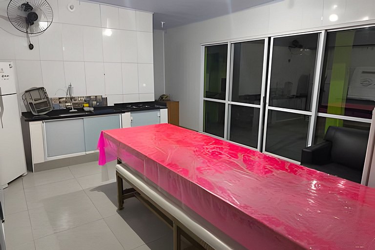 Casa 600m Enseada • AC • Churrasqueira