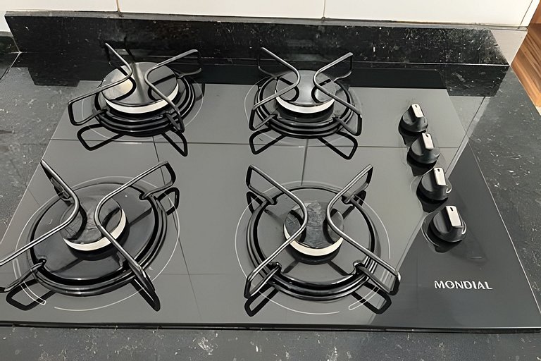 Casa 600m Enseada • AC • Churrasqueira