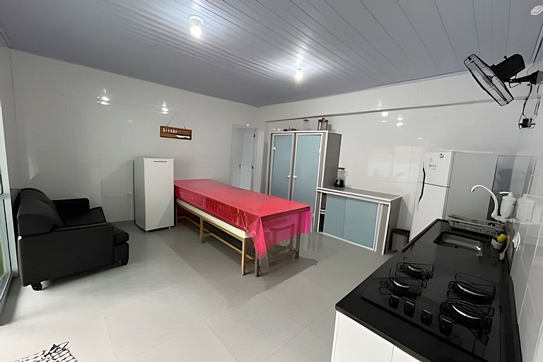 Casa 600m Enseada • AC • Churrasqueira