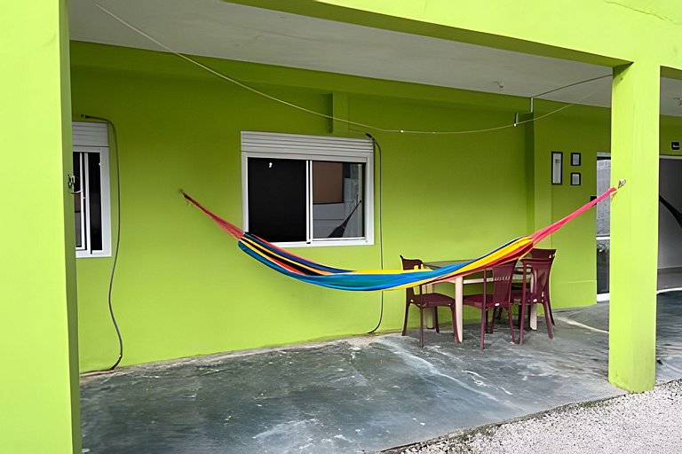 Casa 600m Enseada • AC • Churrasqueira