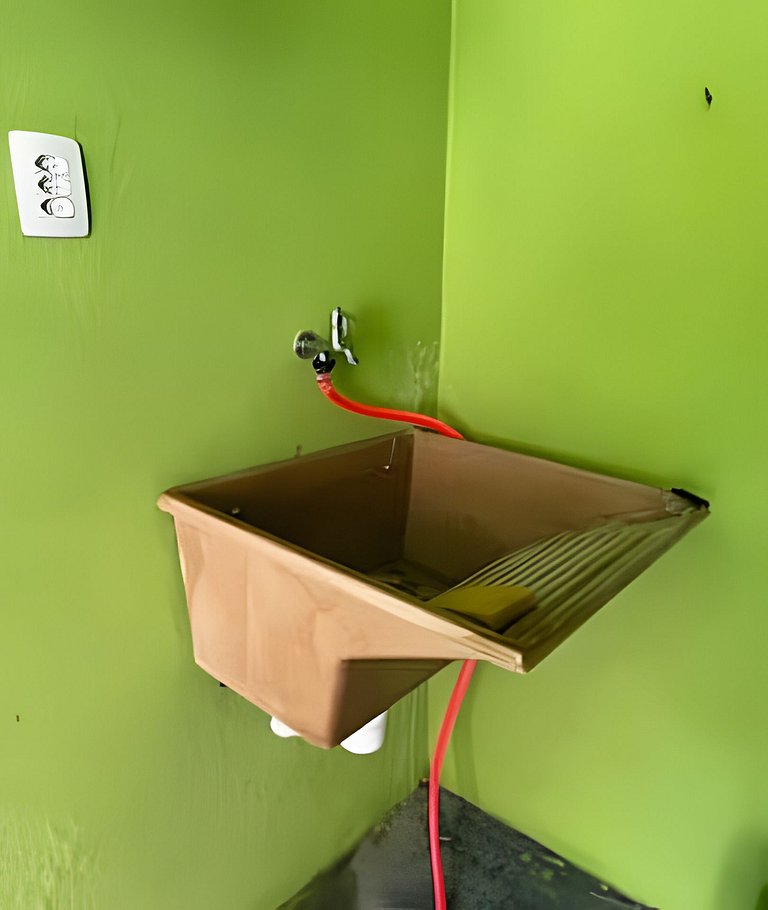 Casa 600m Enseada • AC • Churrasqueira