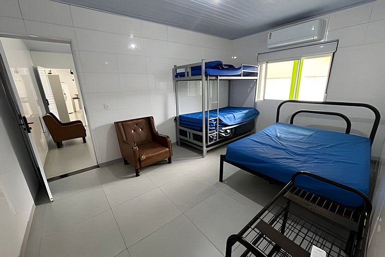 Casa 600m Enseada • AC • Churrasqueira