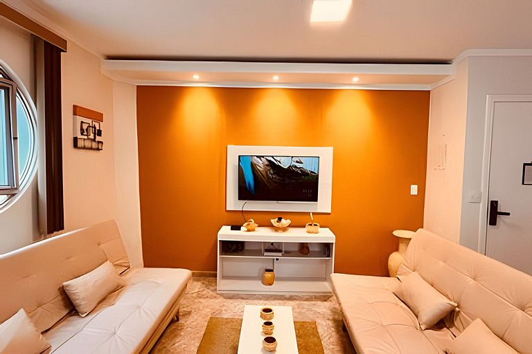 Studio 1º andar com pé na areia e perto de tudo.