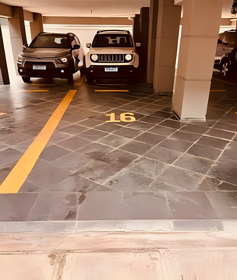 Studio 1º andar com pé na areia e perto de tudo.