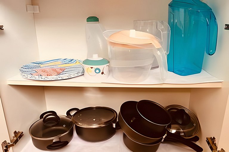 Studio 1º andar com pé na areia e perto de tudo.