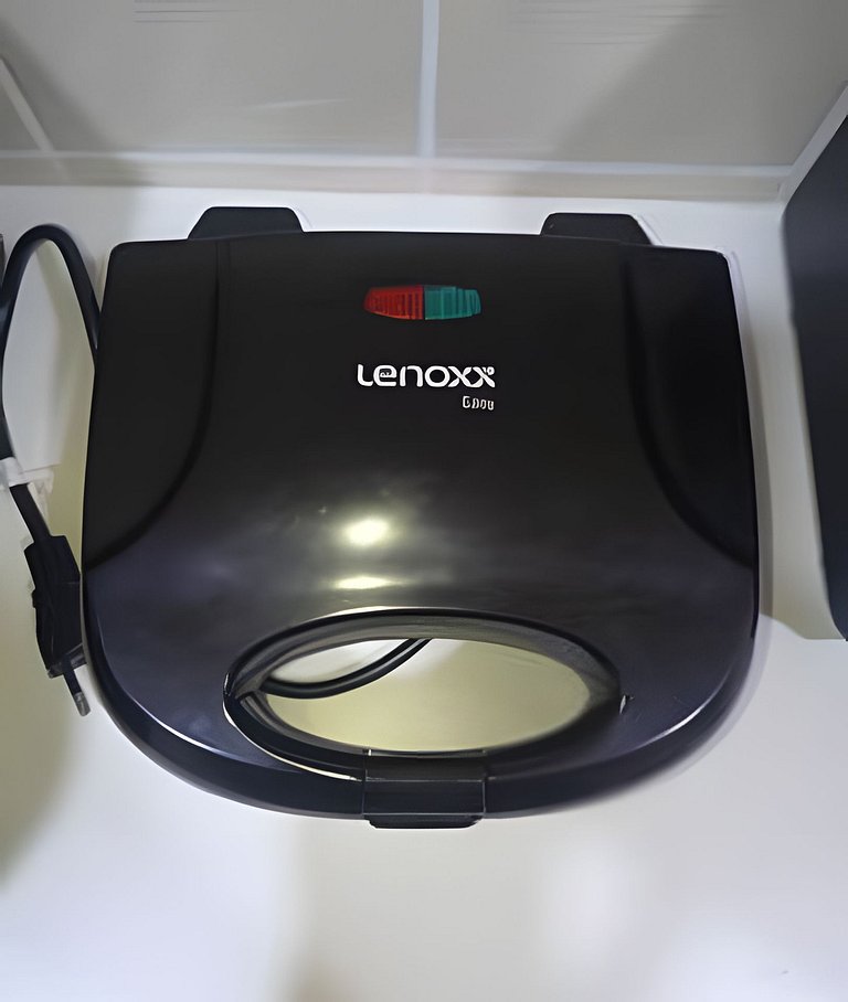 Studio 1º andar com pé na areia e perto de tudo.