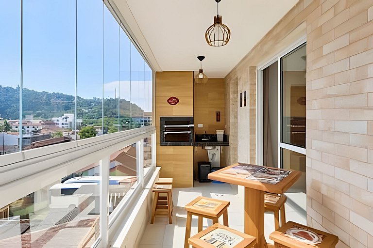 Apto alto padrão • Piscina e Sauna • 300m da Praia