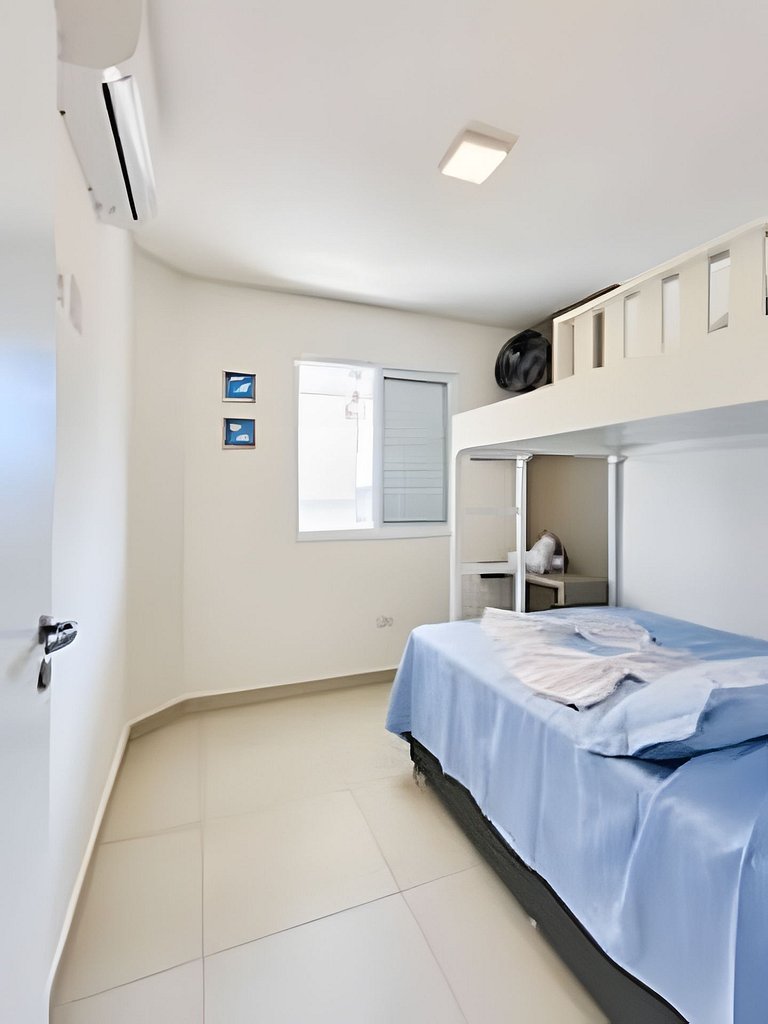 Apto alto padrão • Piscina e Sauna • 300m da Praia