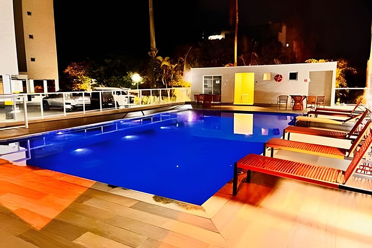 Apto alto padrão • Piscina e Sauna • 300m da Praia