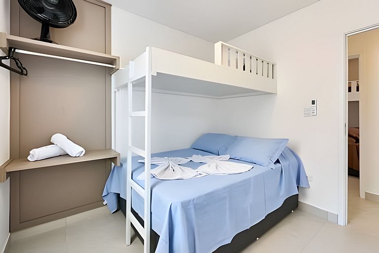 Apto alto padrão • Piscina e Sauna • 300m da Praia