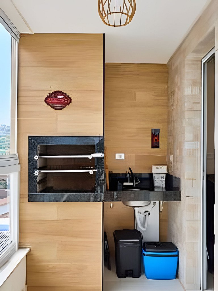 Apto alto padrão • Piscina e Sauna • 300m da Praia