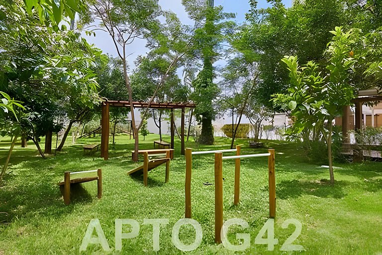 Apto alto padrão • Piscina e Sauna • 300m da Praia