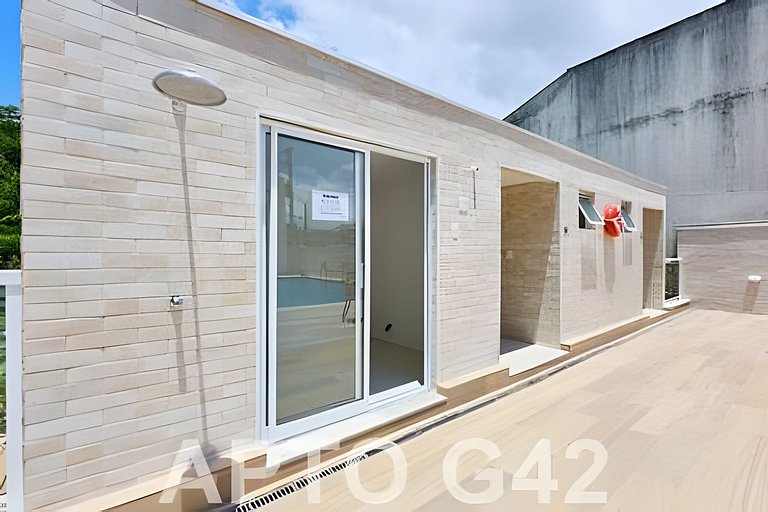 Apto alto padrão • Piscina e Sauna • 300m da Praia