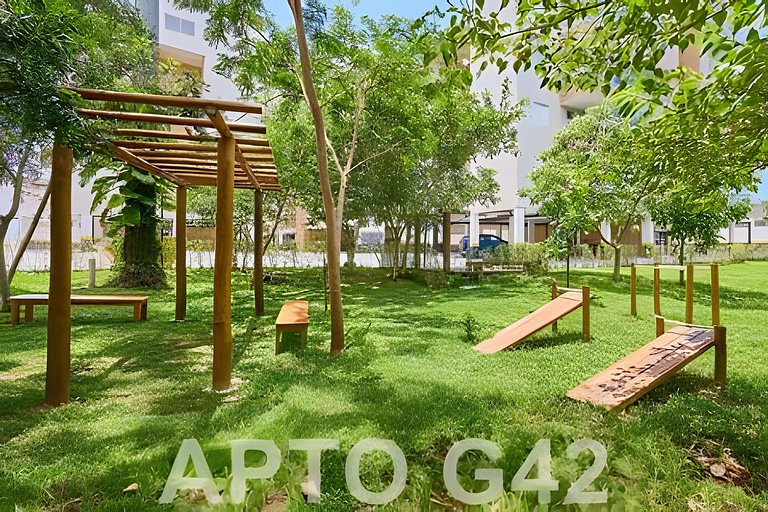 Apto alto padrão • Piscina e Sauna • 300m da Praia