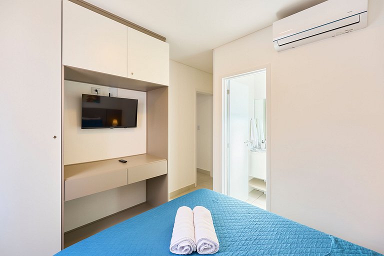 Apto alto padrão • Piscina e Sauna • 300m da Praia