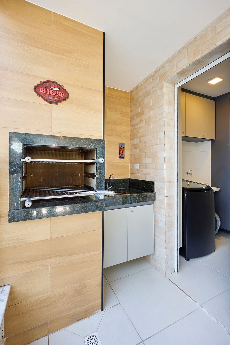 Apto alto padrão • Piscina e Sauna • 300m da Praia
