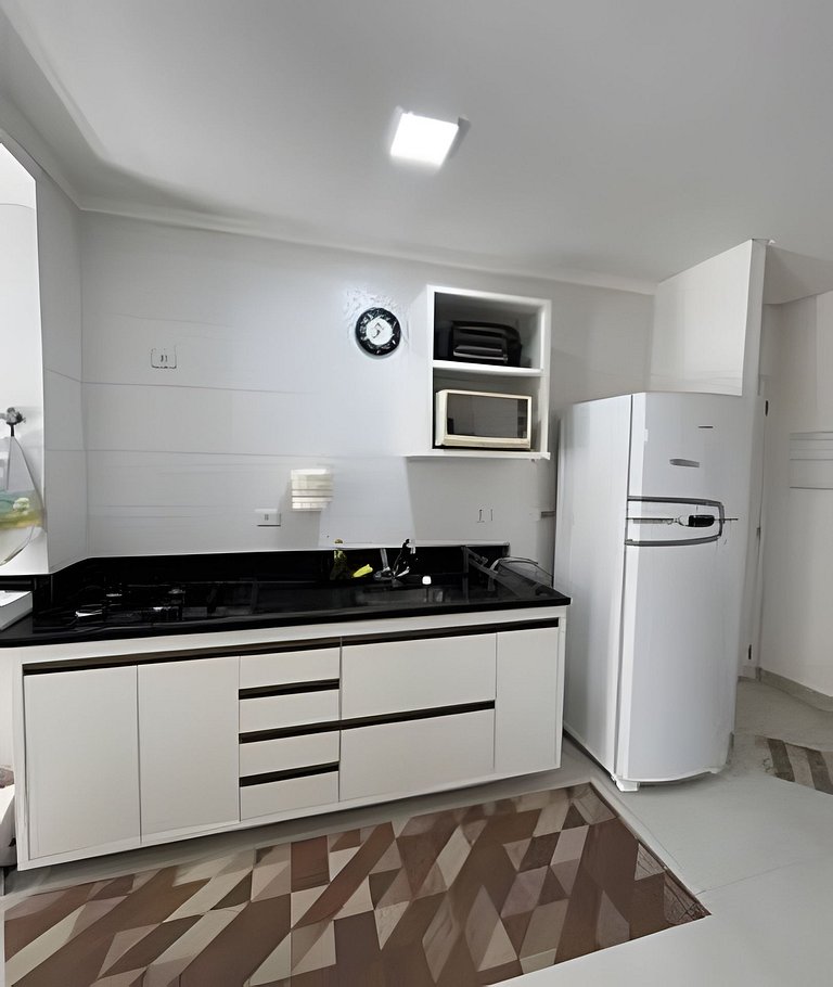 Lindo Apê a 300m Praia, com piscina e sauna