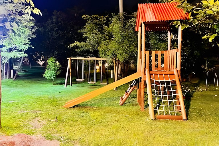 Apê novo, com AC e vista incrível, 300m da praia
