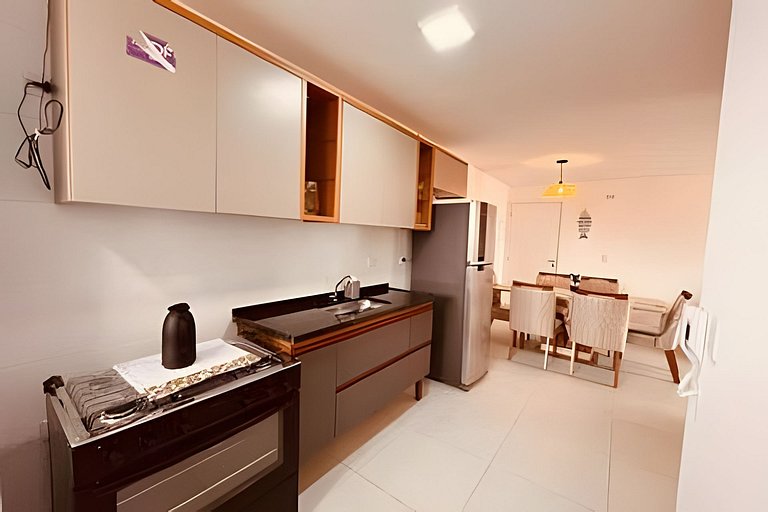 Apê novo, com AC e vista incrível, 300m da praia