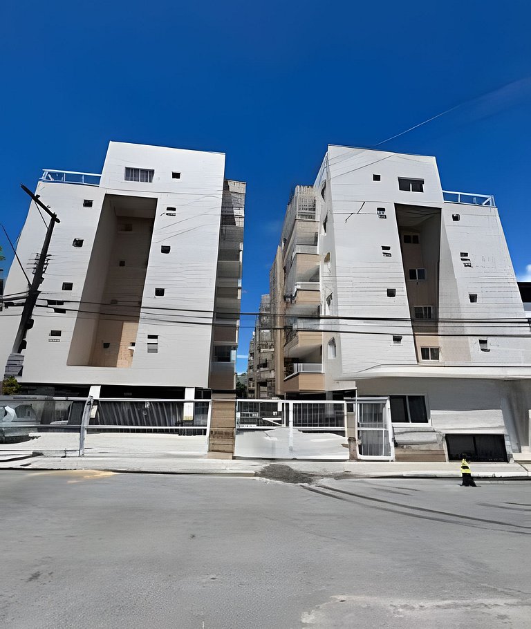 Apê novo c/ AC, churrasqueira, piscina e sauna!