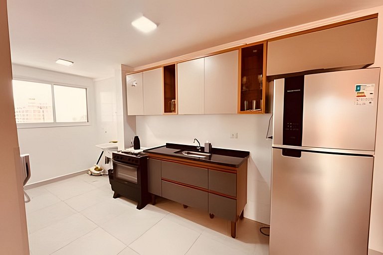 Apê novo, com AC e vista incrível, 300m da praia