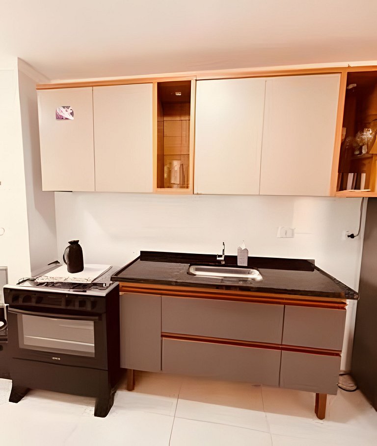 Apê novo, com AC e vista incrível, 300m da praia