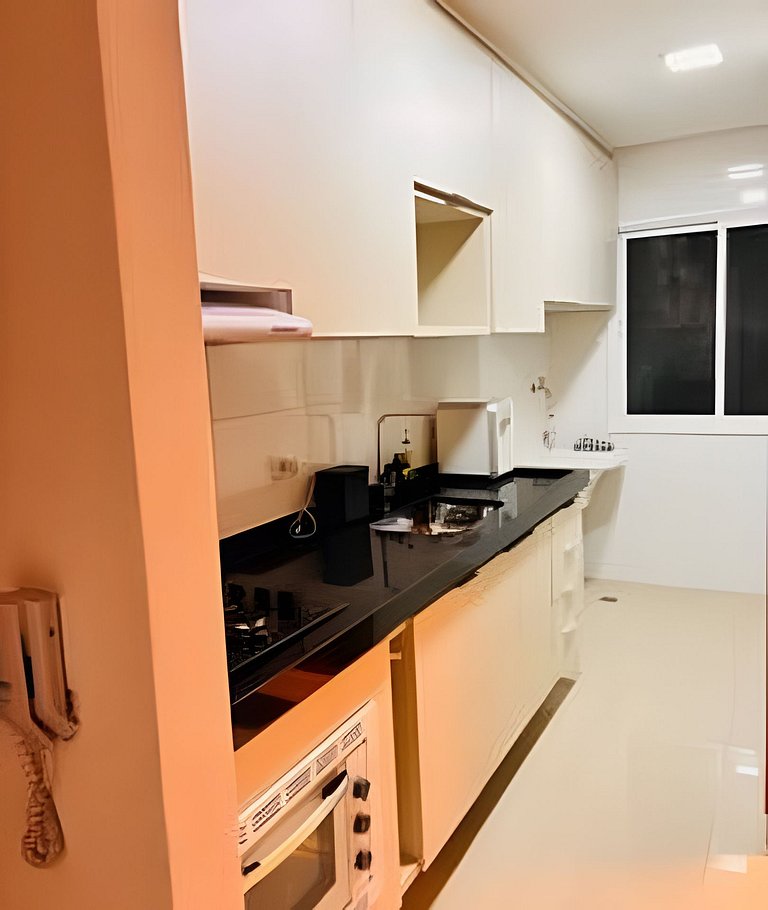 Apê novo c/ AC, churrasqueira, piscina e academia