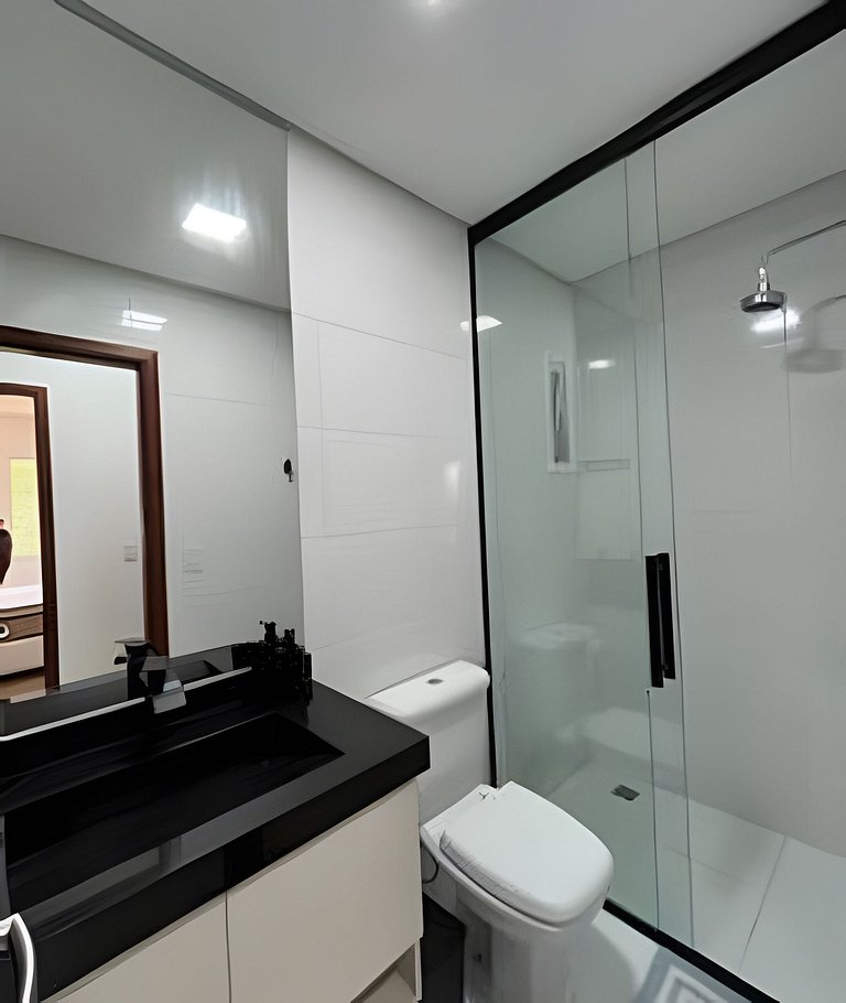 Apê novo c/ AC, churrasqueira, piscina e academia
