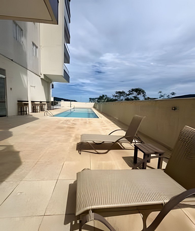 Apê novo c/ AC, churrasqueira, piscina e academia
