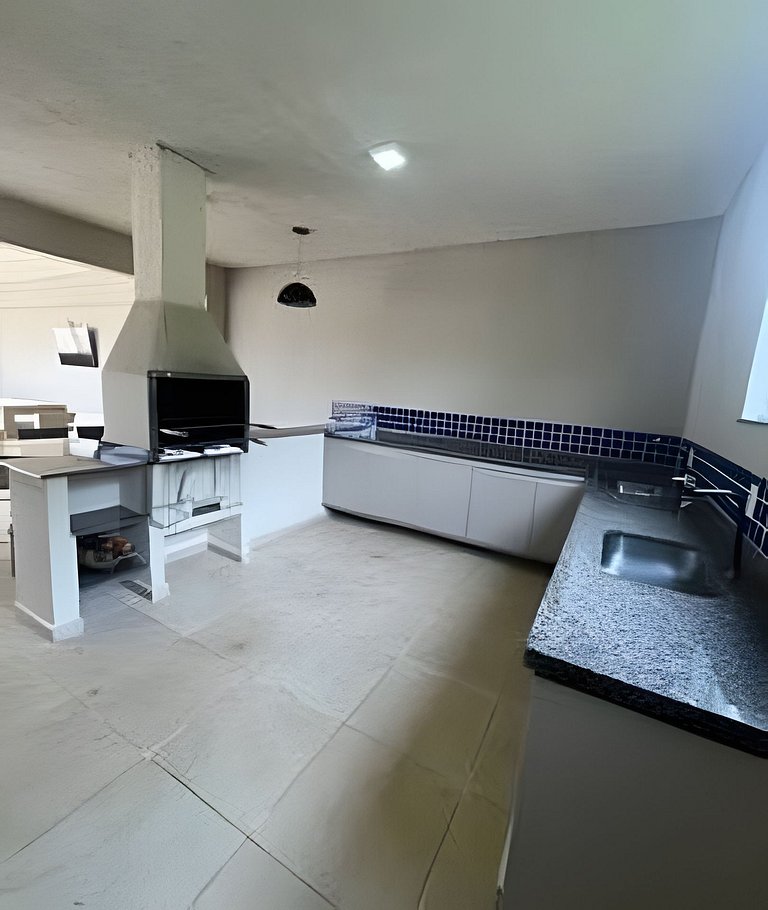 Apê novo c/ AC, churrasqueira, piscina e academia