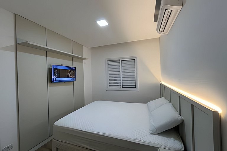 Apê novo c/ AC, churrasqueira, piscina e academia