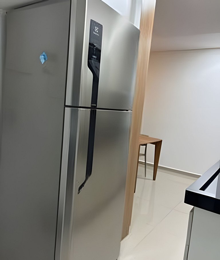 Apê novo c/ AC, churrasqueira, piscina e academia